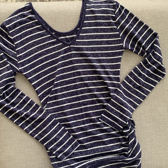 ✨HOST PICK✨XS Thyme Maternity Top bundle - Picture 5 of 6